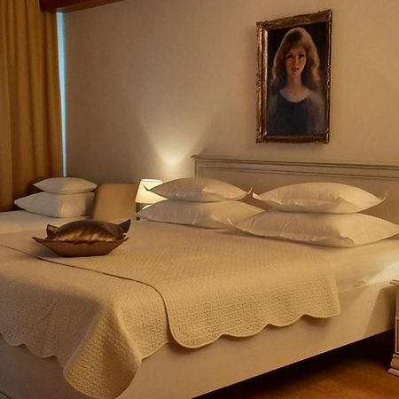 Guest House Fenix Brela Pokoj fotografie